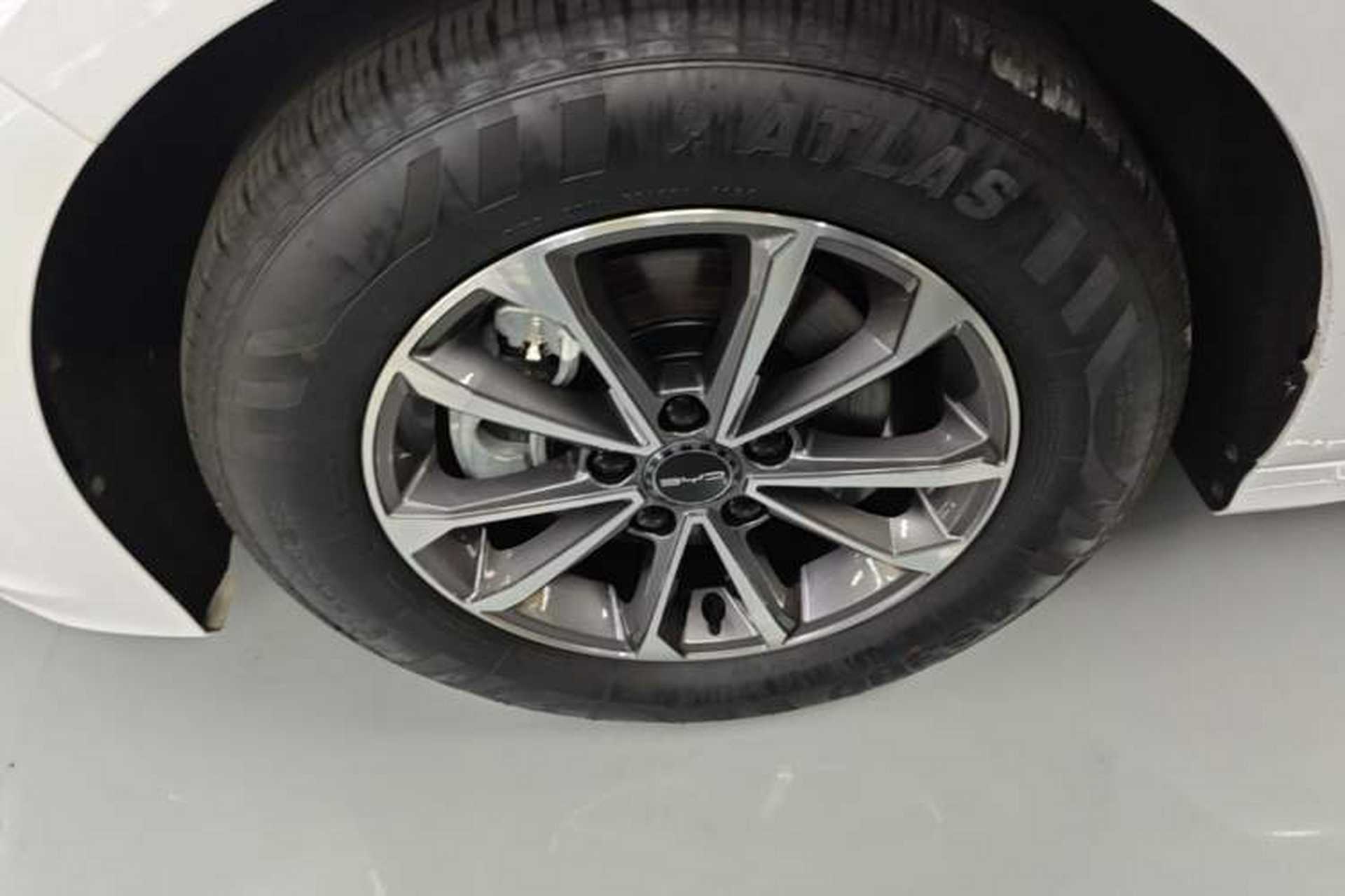 Used BYD Destroyer 05 2024 HONOR Edition DM-i 55KM Luxury Model Left Front Wheel Hub