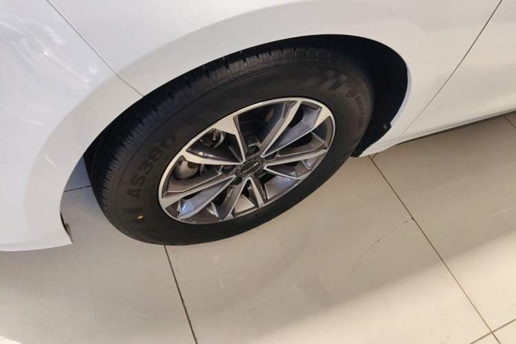 Used BYD Destroyer 05 2024 HONOR Edition DM-i 55KM Luxury Model Left Front Wheel Hub