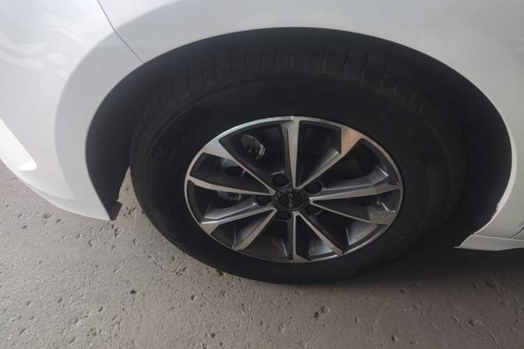 Used BYD Destroyer 05 2024 HONOR Edition DM-i 55KM Luxury Model Left Front Wheel Hub
