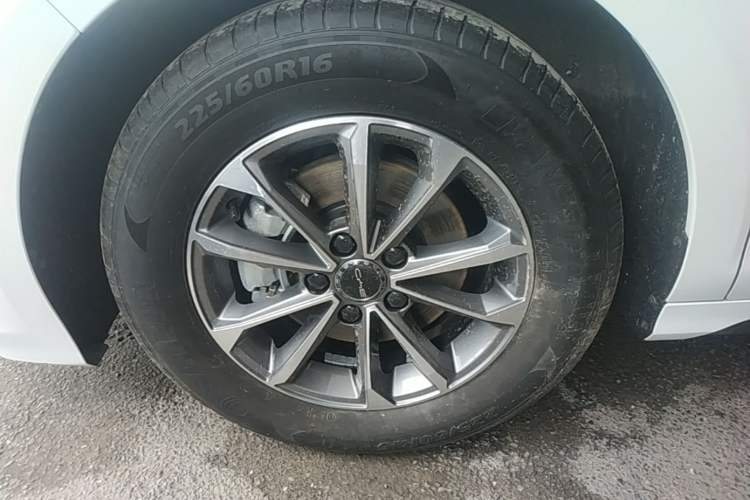 Used BYD Destroyer 05 2024 HONOR Edition DM-i 55KM Luxury Model Left Front Wheel Hub