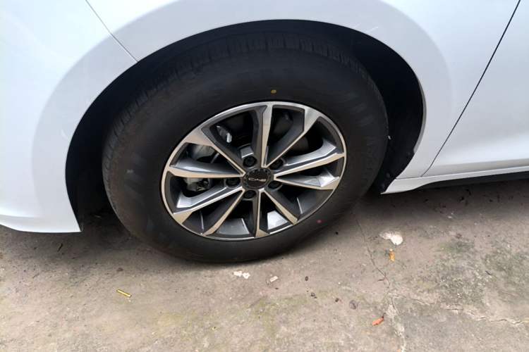 Used BYD Destroyer 05 2024 HONOR Edition DM-i 55KM Luxury Model Left Front Wheel Hub