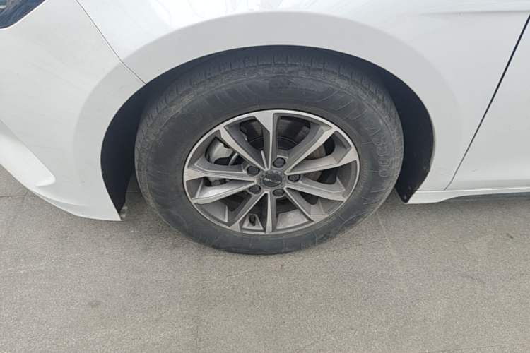 Used BYD Destroyer 05 2024 HONOR Edition DM-i 55KM Luxury Model Left Front Wheel Hub