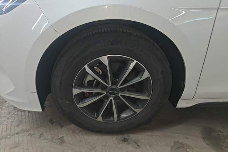 Used BYD Destroyer 05 2024 HONOR Edition DM-i 55KM Luxury Model Left Front Wheel Hub