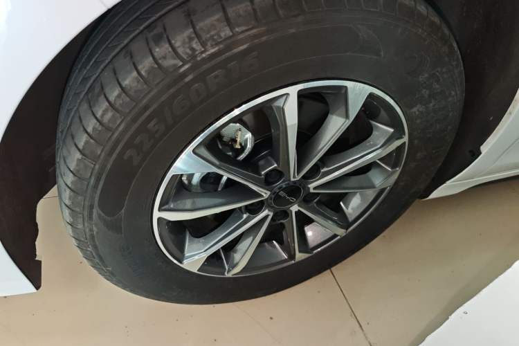Used BYD Destroyer 05 2024 HONOR Edition DM-i 55KM Luxury Model Left Front Wheel Hub