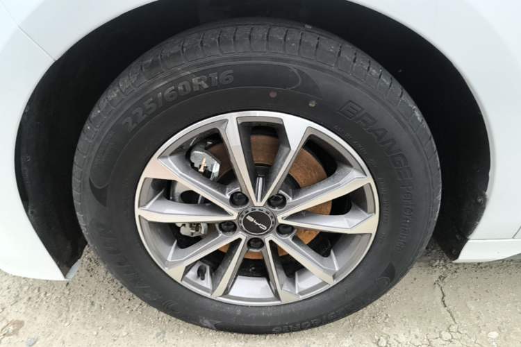 Used BYD Destroyer 05 2024 HONOR Edition DM-i 55KM Luxury Model Left Front Wheel Hub