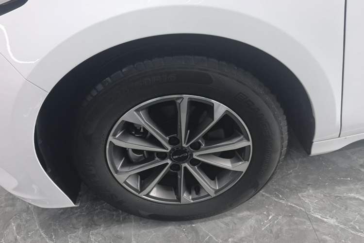 Used BYD Destroyer 05 2024 HONOR Edition DM-i 55KM Luxury Model Left Front Wheel Hub