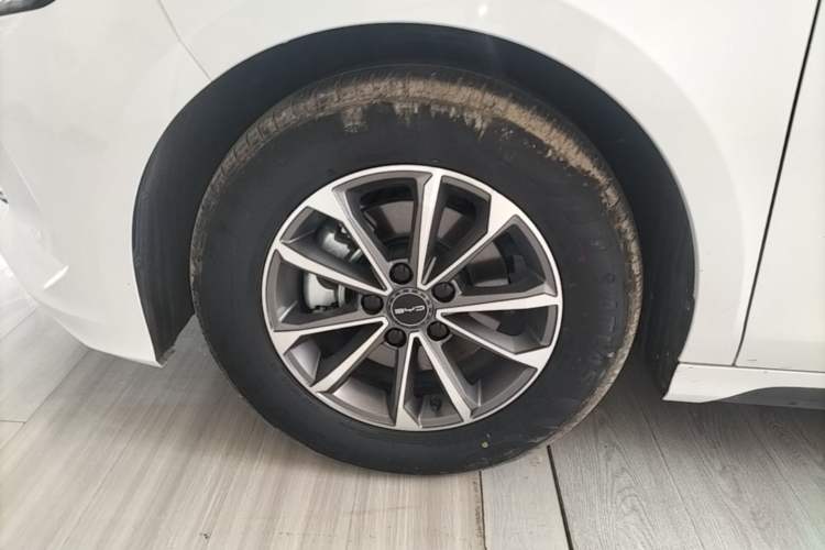 Used BYD Destroyer 05 2024 HONOR Edition DM-i 55KM Luxury Model Left Front Wheel Hub