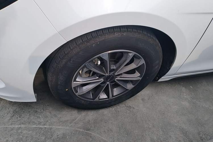 Used BYD Destroyer 05 2024 HONOR Edition DM-i 55KM Luxury Model Left Front Wheel Hub