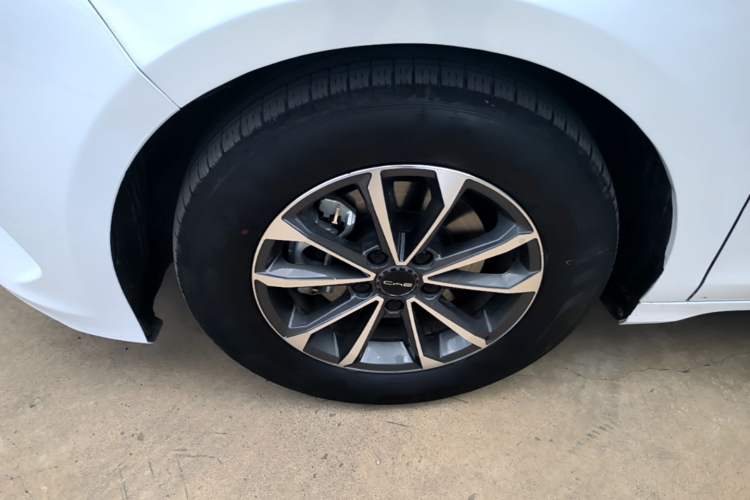 Used BYD Destroyer 05 2024 HONOR Edition DM-i 55KM Luxury Model Left Front Wheel Hub