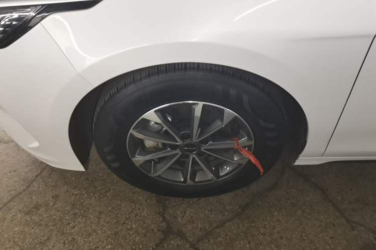 Used BYD Destroyer 05 2024 HONOR Edition DM-i 55KM Luxury Model Left Front Wheel Hub