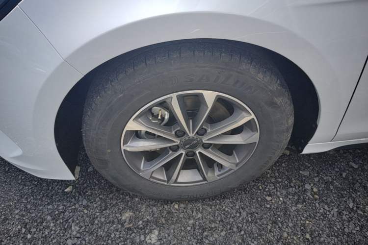Used BYD Destroyer 05 2024 HONOR Edition DM-i 55KM Luxury Model Left Front Wheel Hub