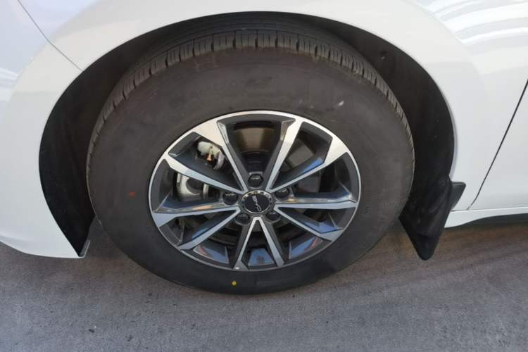 Used BYD Destroyer 05 2024 HONOR Edition DM-i 55KM Luxury Model Left Front Wheel Hub