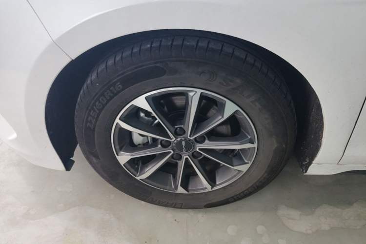 Used BYD Destroyer 05 2024 HONOR Edition DM-i 55KM Luxury Model Left Front Wheel Hub