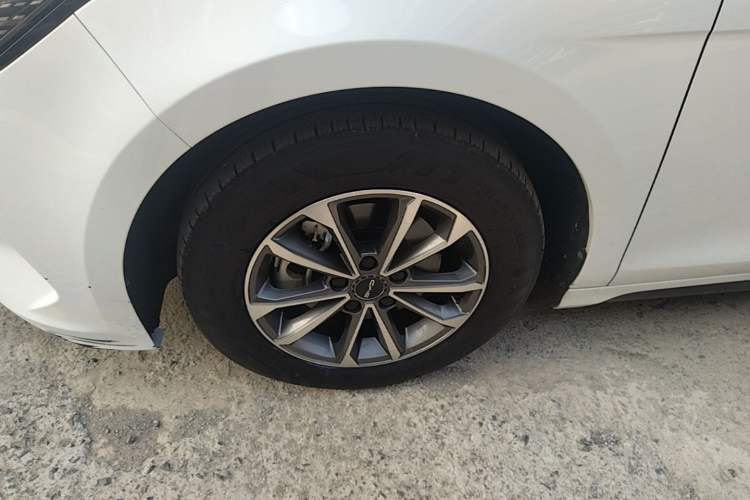 Used BYD Destroyer 05 2024 HONOR Edition DM-i 55KM Luxury Model Left Front Wheel Hub