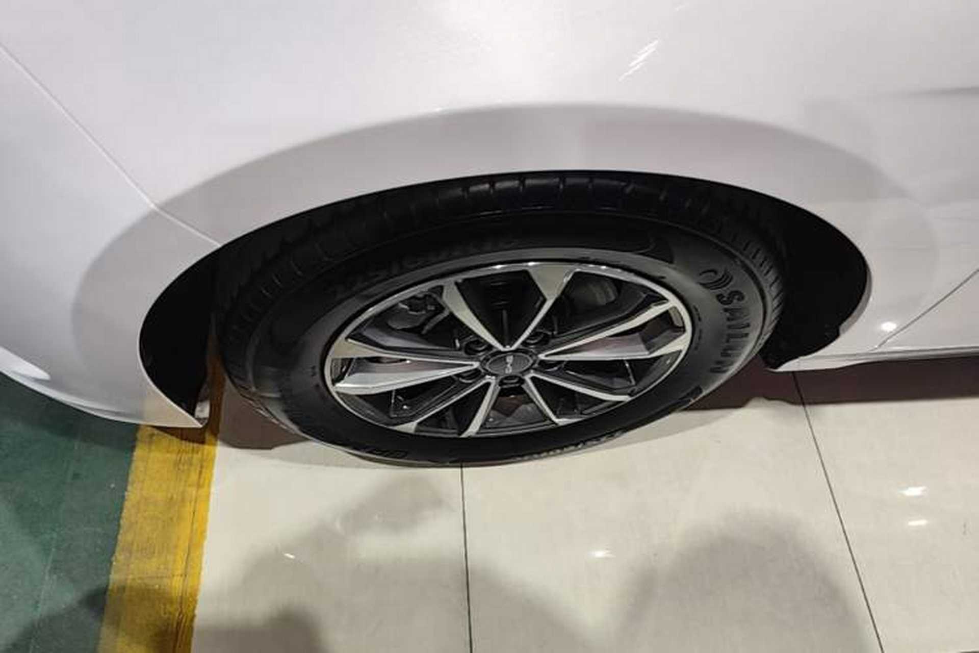 Used BYD Destroyer 05 2024 HONOR Edition DM-i 55KM Luxury Model Left Front Wheel Hub