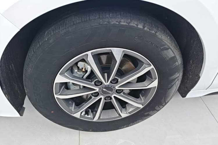 Used BYD Destroyer 05 2024 HONOR Edition DM-i 55KM Luxury Model Left Front Wheel Hub