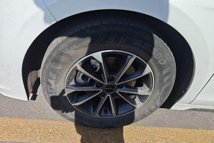 Used BYD Destroyer 05 2024 HONOR Edition DM-i 55KM Luxury Model Left Front Wheel Hub