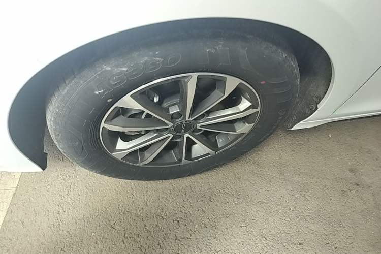 Used BYD Destroyer 05 2024 HONOR Edition DM-i 55KM Luxury Model Left Front Wheel Hub