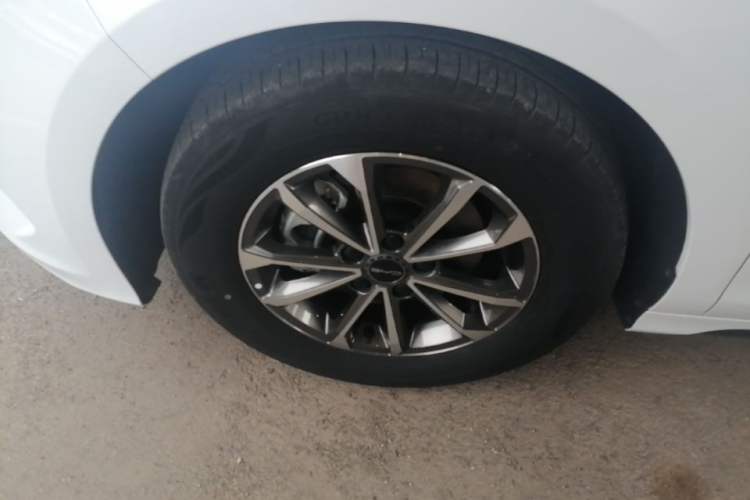 Used BYD Destroyer 05 2024 HONOR Edition DM-i 55KM Luxury Model Left Front Wheel Hub