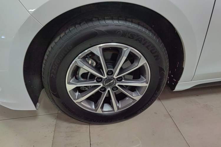 Used BYD Destroyer 05 2024 HONOR Edition DM-i 55KM Luxury Model Left Front Wheel Hub