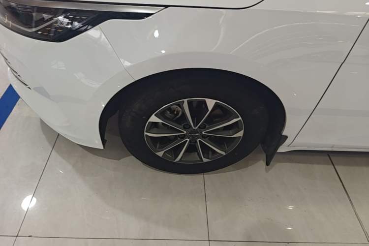 Used BYD Destroyer 05 2024 HONOR Edition DM-i 55KM Luxury Model Left Front Wheel Hub