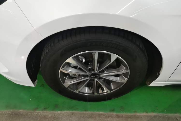 Used BYD Destroyer 05 2024 HONOR Edition DM-i 55KM Luxury Model Left Front Wheel Hub