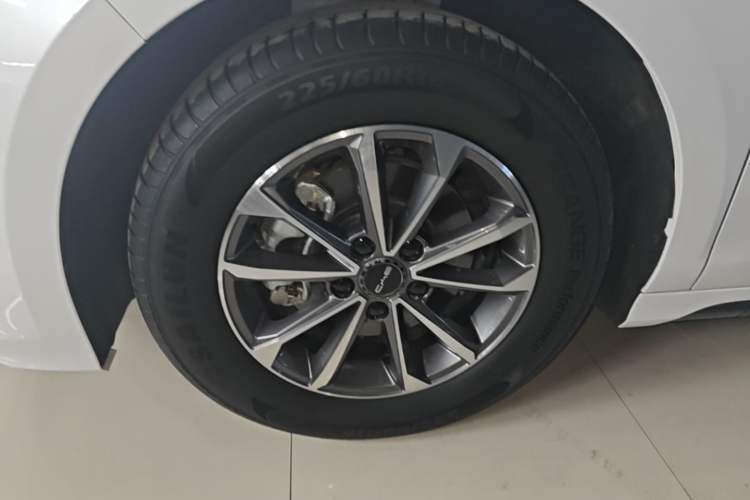 Used BYD Destroyer 05 2024 HONOR Edition DM-i 55KM Luxury Model Left Front Wheel Hub