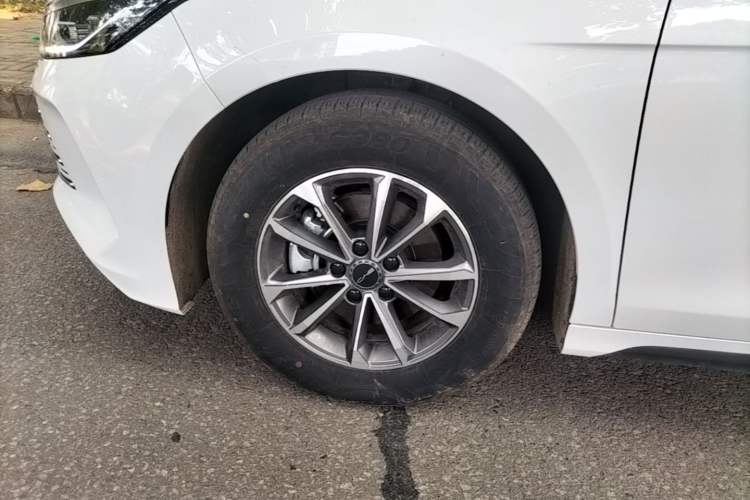 Used BYD Destroyer 05 2024 HONOR Edition DM-i 55KM Luxury Model Left Front Wheel Hub