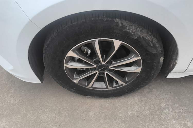 Used BYD Destroyer 05 2024 HONOR Edition DM-i 55KM Luxury Model Left Front Wheel Hub