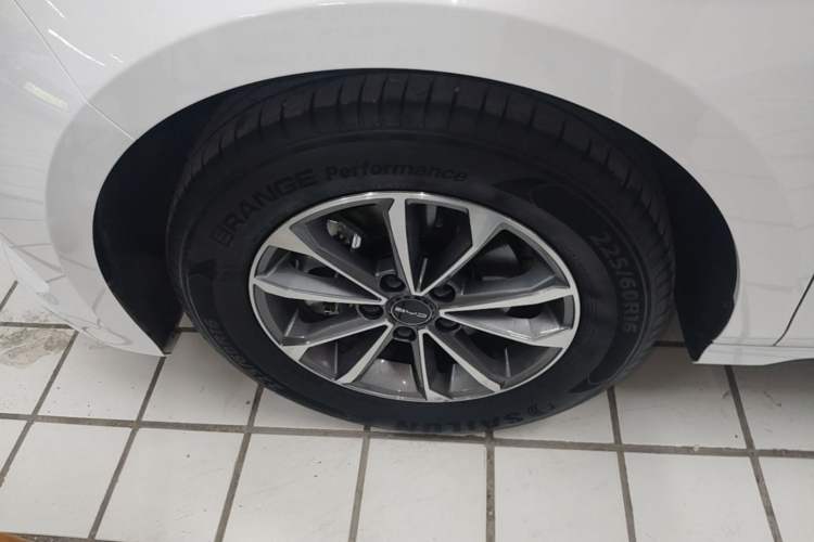 Used BYD Destroyer 05 2024 HONOR Edition DM-i 55KM Luxury Model Left Front Wheel Hub
