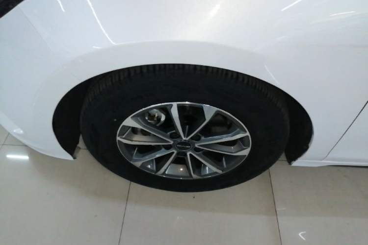 Used BYD Destroyer 05 2024 HONOR Edition DM-i 55KM Luxury Model Left Front Wheel Hub