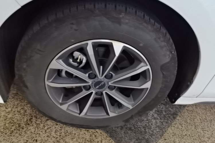Used BYD Destroyer 05 2024 HONOR Edition DM-i 55KM Luxury Model Left Front Wheel Hub