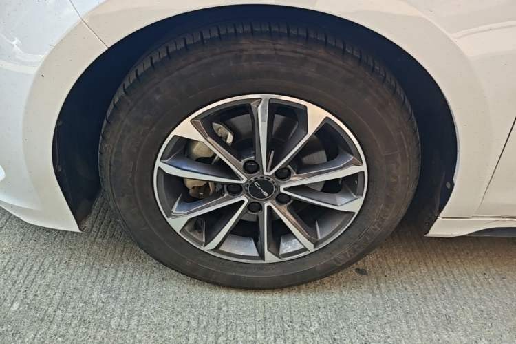 Used BYD Destroyer 05 2024 HONOR Edition DM-i 55KM Luxury Model Left Front Wheel Hub