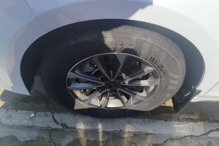 Used BYD Destroyer 05 2024 HONOR Edition DM-i 55KM Luxury Model Left Front Wheel Hub