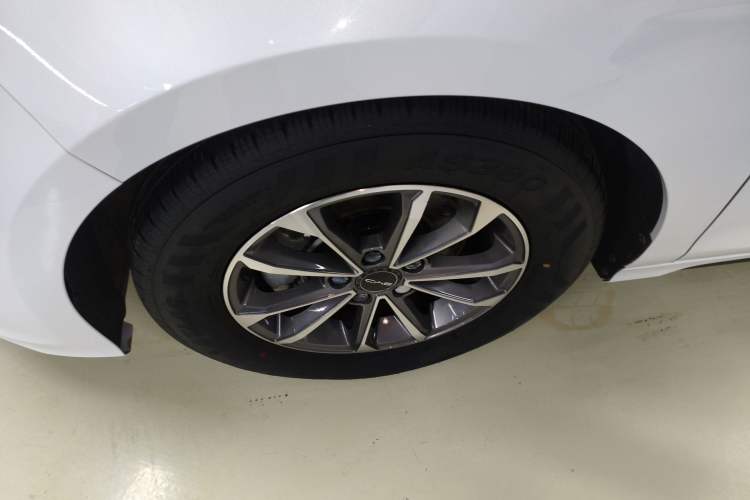 Used BYD Destroyer 05 2024 HONOR Edition DM-i 55KM Luxury Model Left Front Wheel Hub