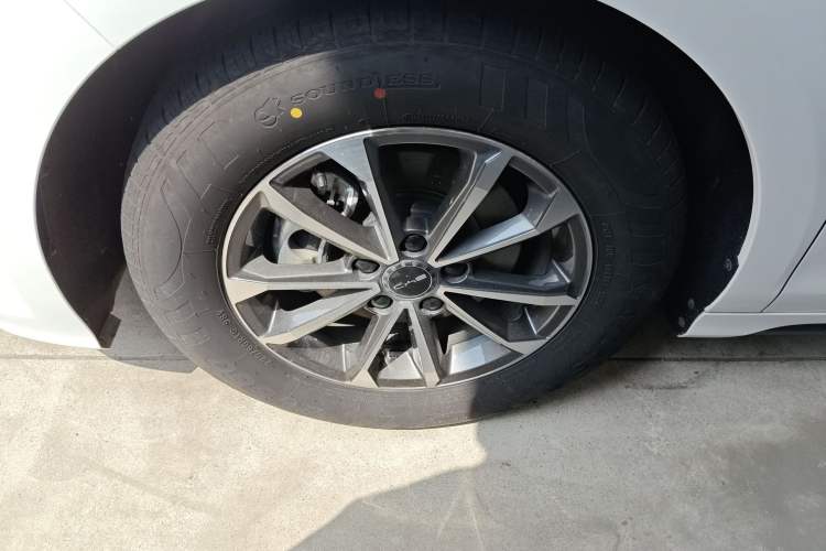 Used BYD Destroyer 05 2024 HONOR Edition DM-i 55KM Luxury Model Left Front Wheel Hub