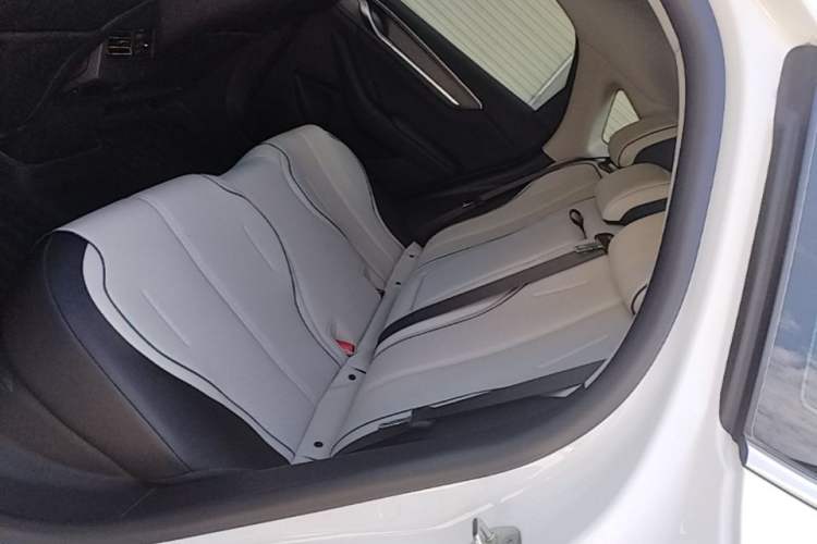 Used BYD Destroyer 05 2024 HONOR Edition DM-i 55KM Prestige Model Left Rear Seat