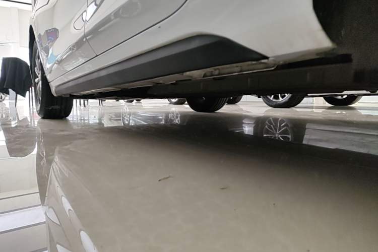 Used BYD Destroyer 05 2024 HONOR Edition DM-i 55KM Luxury Model Left Side Sill