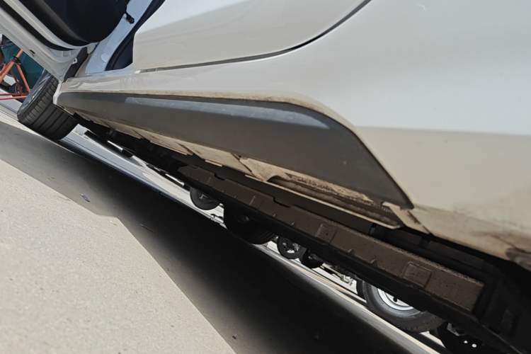 Used BYD Destroyer 05 2024 HONOR Edition DM-i 55KM Luxury Model Left Side Sill