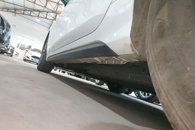 Used BYD Destroyer 05 2024 HONOR Edition DM-i 55KM Luxury Model Left Side Sill