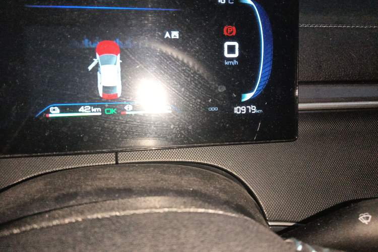 Used BYD Destroyer 05 2024 HONOR Edition DM-i 55KM Luxury Model Odometer Close Up