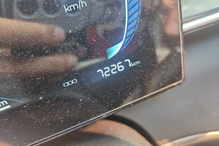 Used BYD Destroyer 05 2024 Honor Edition DM-i 120KM Luxury Model Odometer Close Up