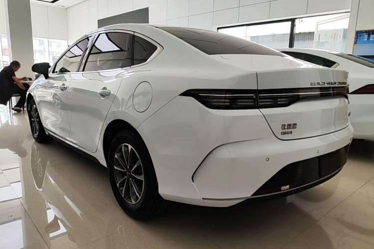Used BYD Destroyer 05 2024 HONOR Edition DM-i 55KM Luxury Model Rear Left 45 Deg