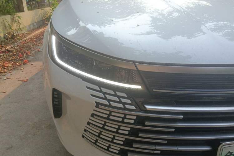 Used BYD Destroyer 05 2024 HONOR Edition DM-i 55KM Luxury Model Right Front Headlight