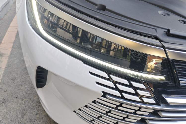 Used BYD Destroyer 05 2024 HONOR Edition DM-i 55KM Luxury Model Right Front Headlight