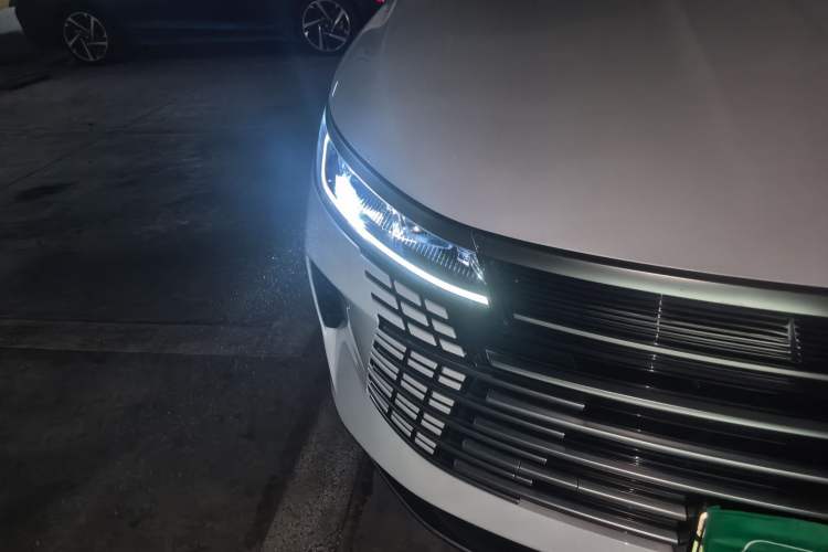Used BYD Destroyer 05 2024 HONOR Edition DM-i 55KM Luxury Model Right Front Headlight