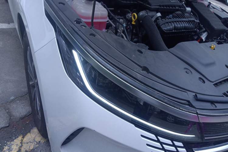 Used BYD Destroyer 05 2024 HONOR Edition DM-i 55KM Luxury Model Right Front Headlight