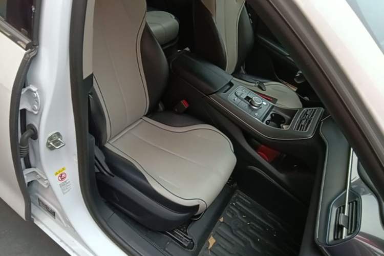 Used BYD Destroyer 05 2024 HONOR Edition DM-i 55KM Luxury Model Right Front Seat