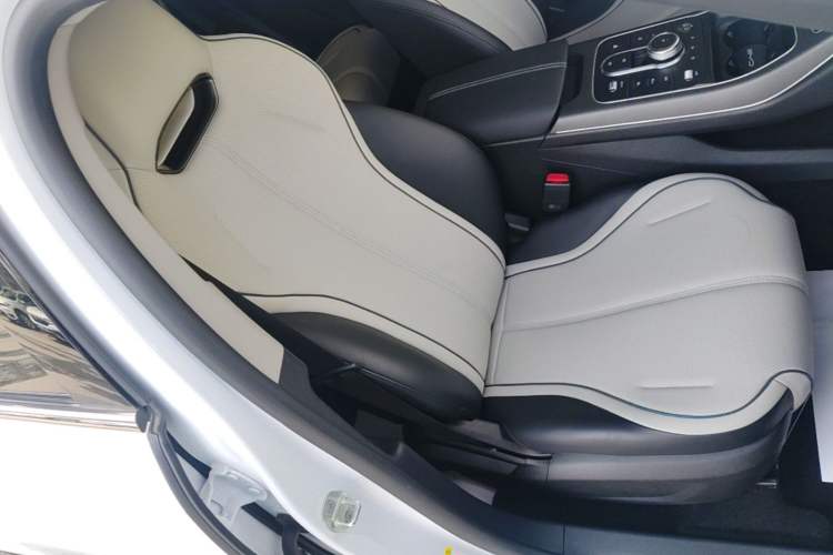Used BYD Destroyer 05 2024 HONOR Edition DM-i 55KM Luxury Model Right Front Seat