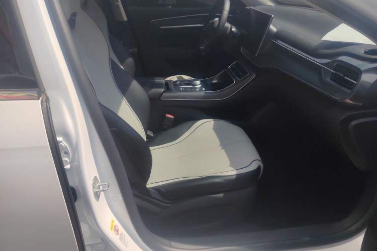 Used BYD Destroyer 05 2024 HONOR Edition DM-i 55KM Luxury Model Right Front Seat